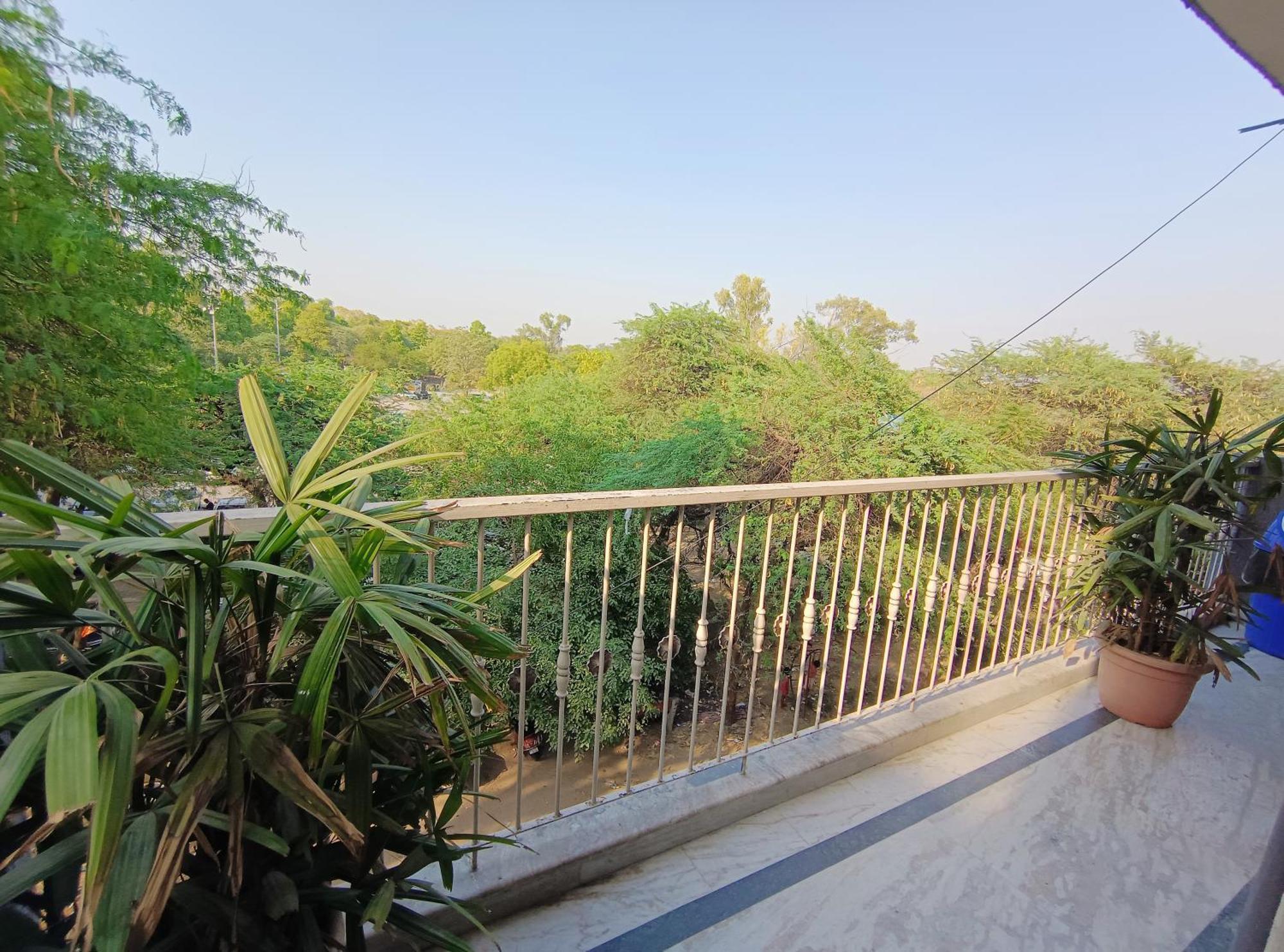 Hotel Hauz Khas Fort View New Delhi Exteriör bild