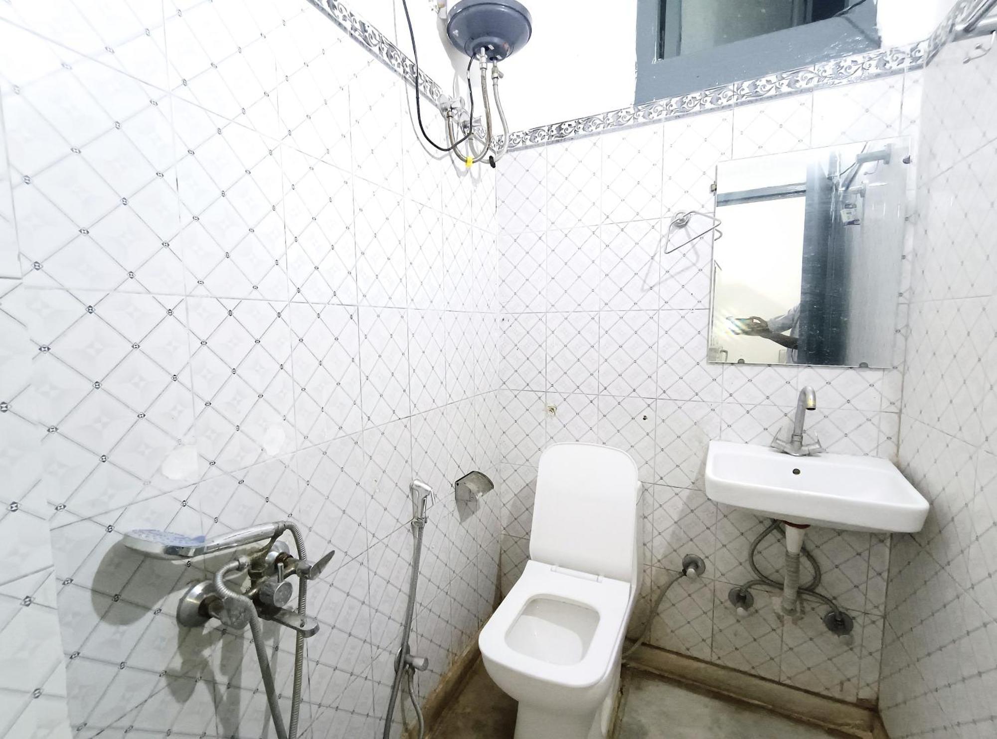 Hotel Hauz Khas Fort View New Delhi Exteriör bild